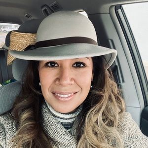 Meet your Posher, Angela